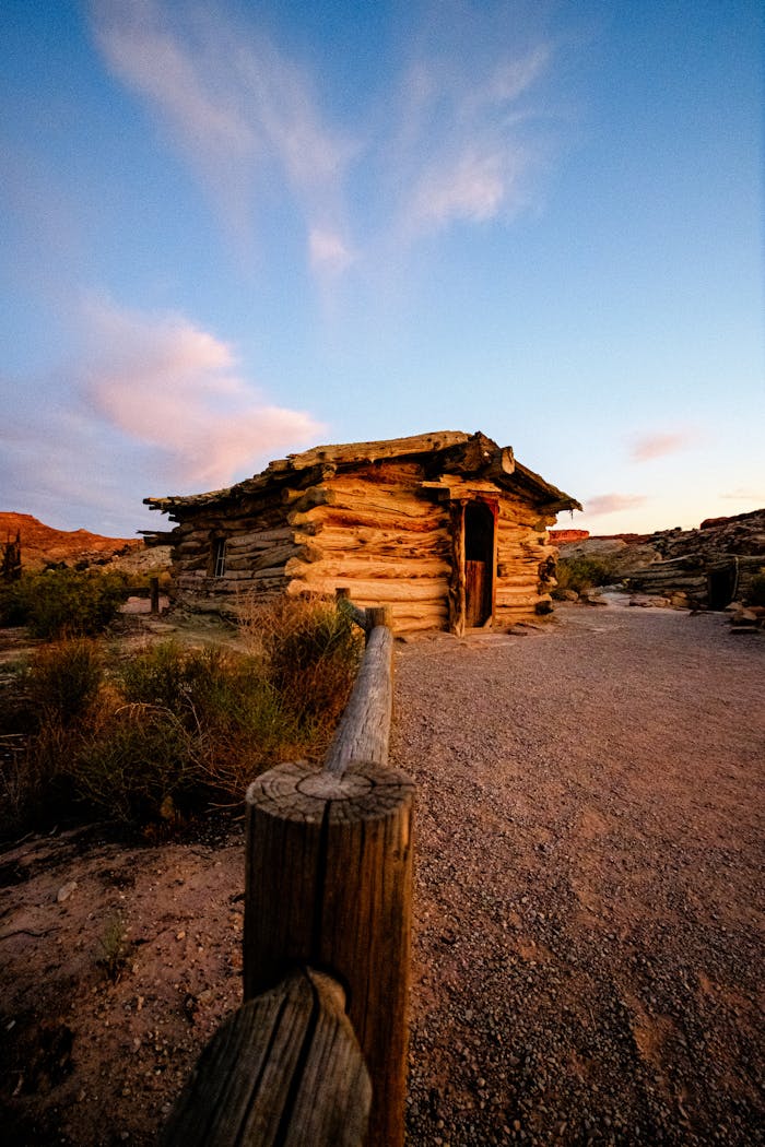 rustic-log-cabin-at-sunset-in-moab-utah-32608053
